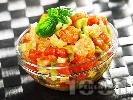 Рецепта Салата от скариди, домати, авокадо и крутони